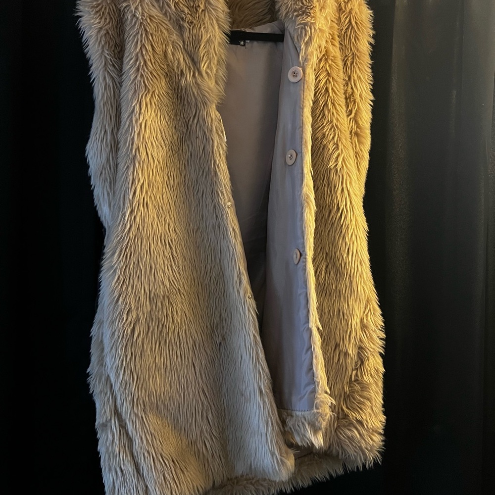 Women's Faux Fur Vest in Tan